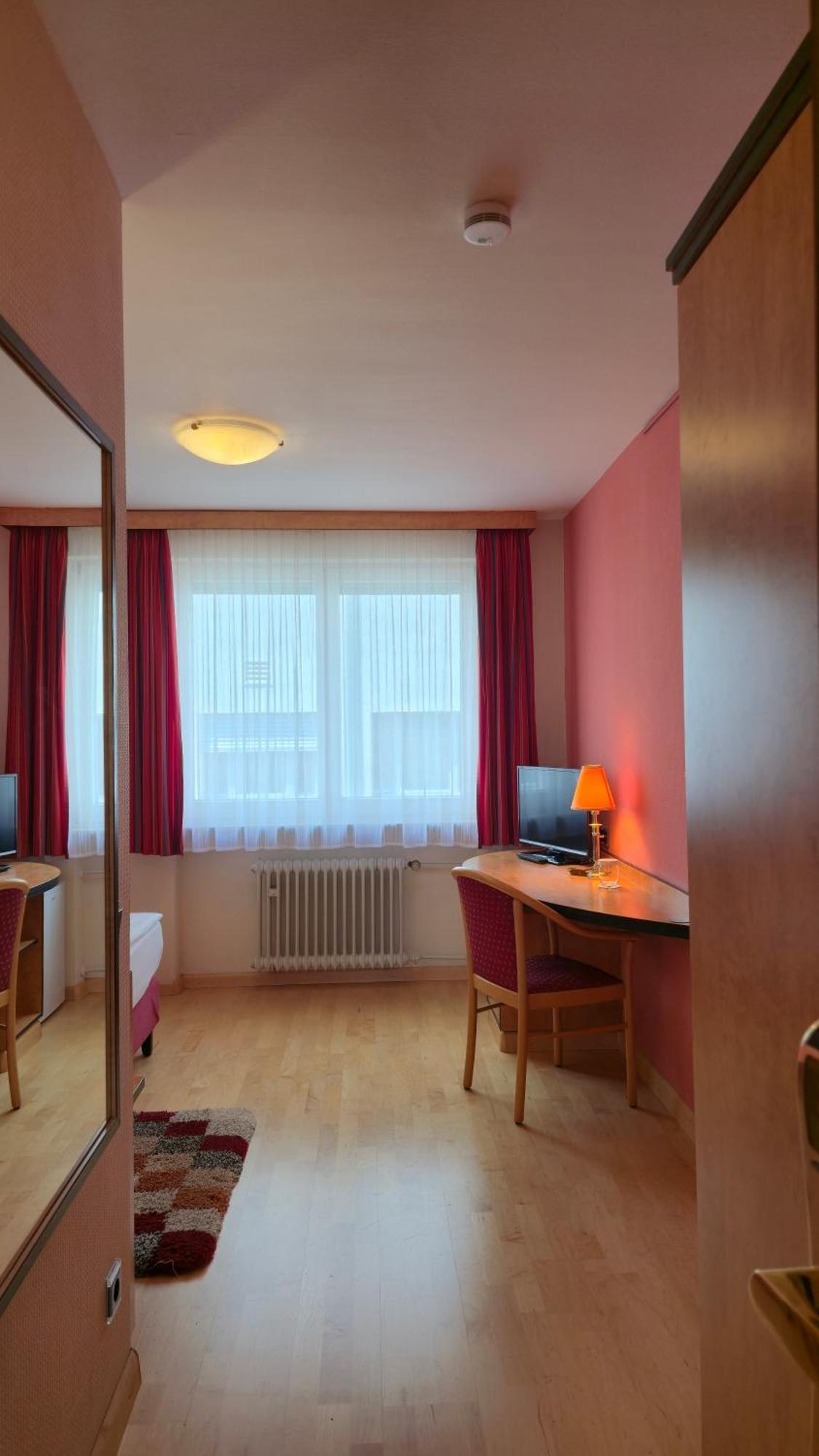 Boardinghouse Sonne Hotel Offenburg Phòng bức ảnh